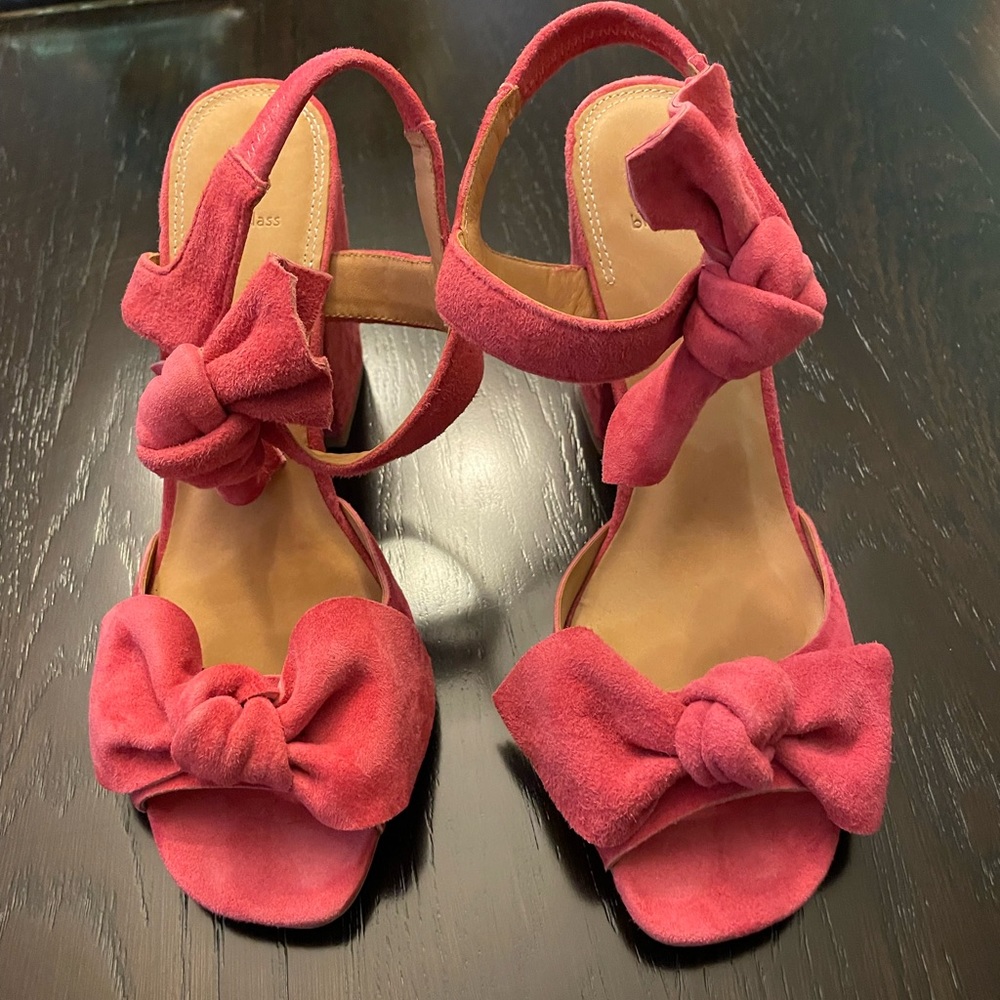 Bill Blass Chunky Heel Sandal. Size 6.5